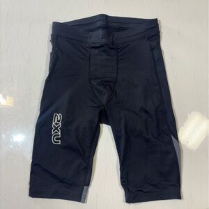 2XU Men's Black Half Tight Shorts - Medium